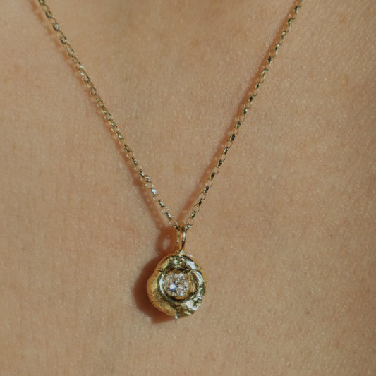 Molten Pendant  - 18ct Gold - Round Lab Grown Diamond