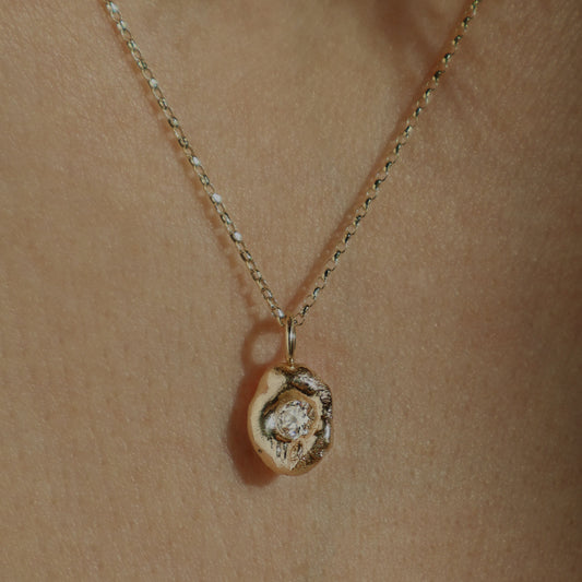 Molten Pendant  - 9ct Gold - Round Lab Grown Diamond