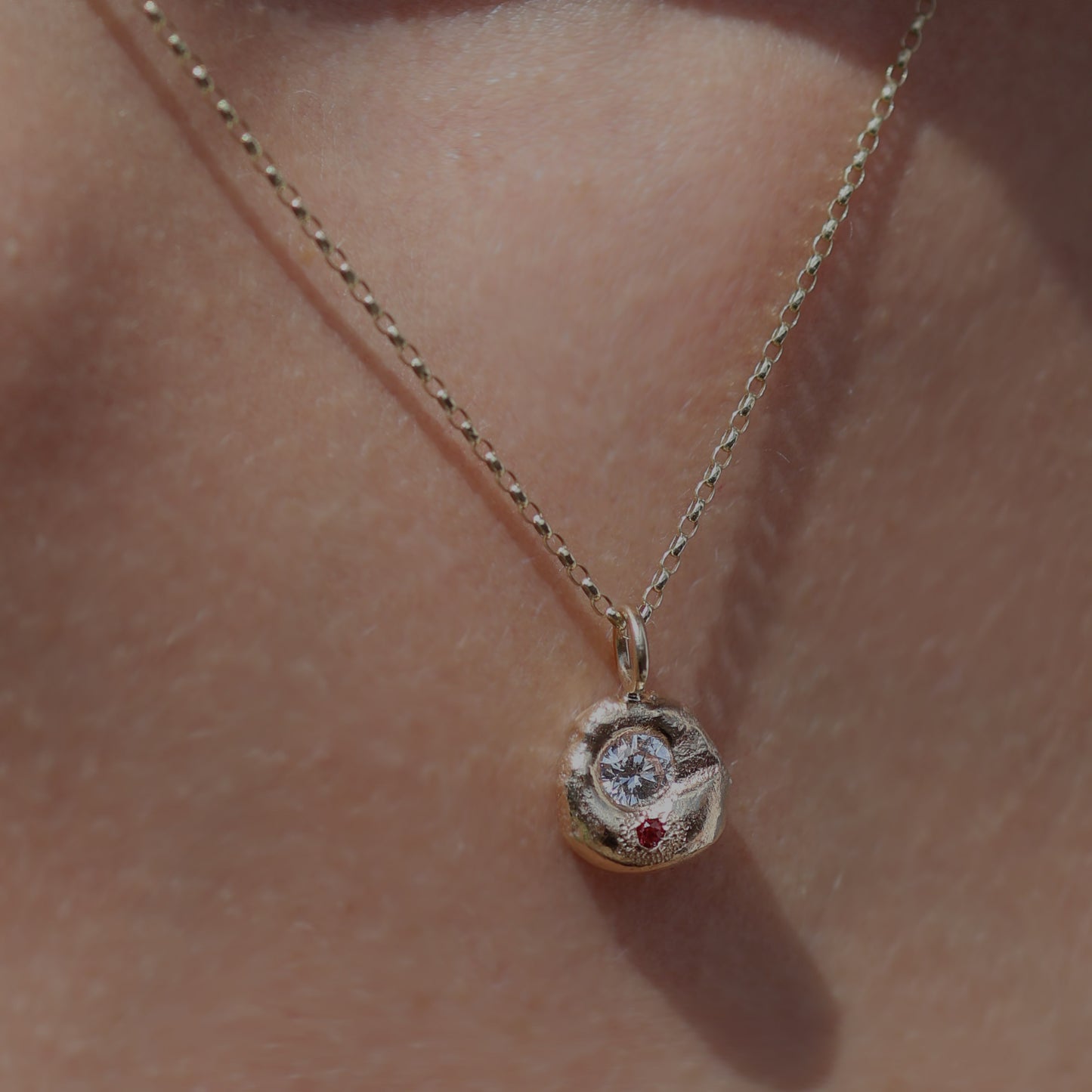Molten Pendant - 9ct Gold - 4mm Lab Diamond with Red Spinel