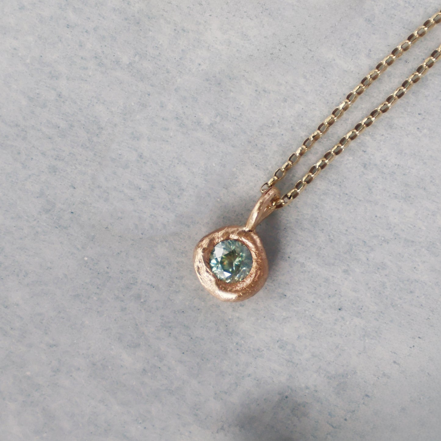 Molten Pendant - 9ct Gold - Moissanite