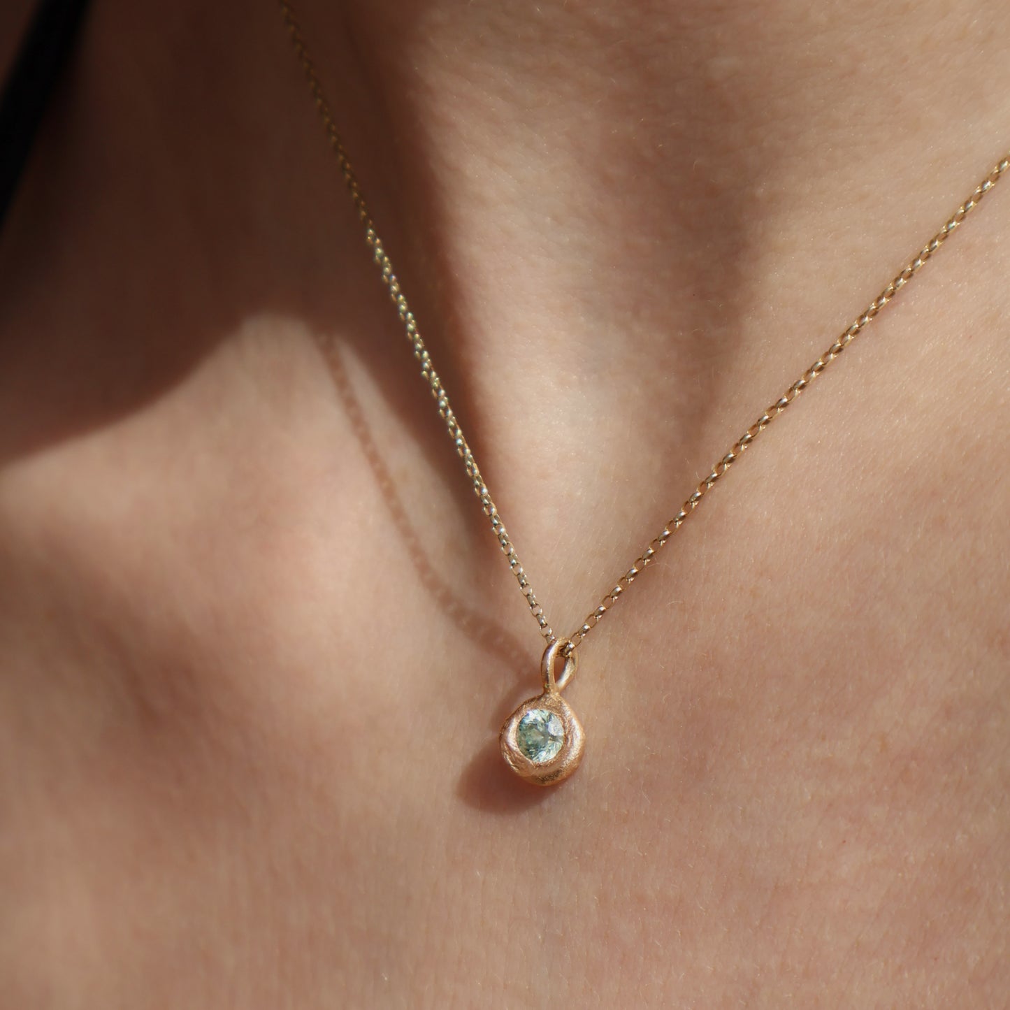 Molten Pendant - 9ct Gold - Moissanite