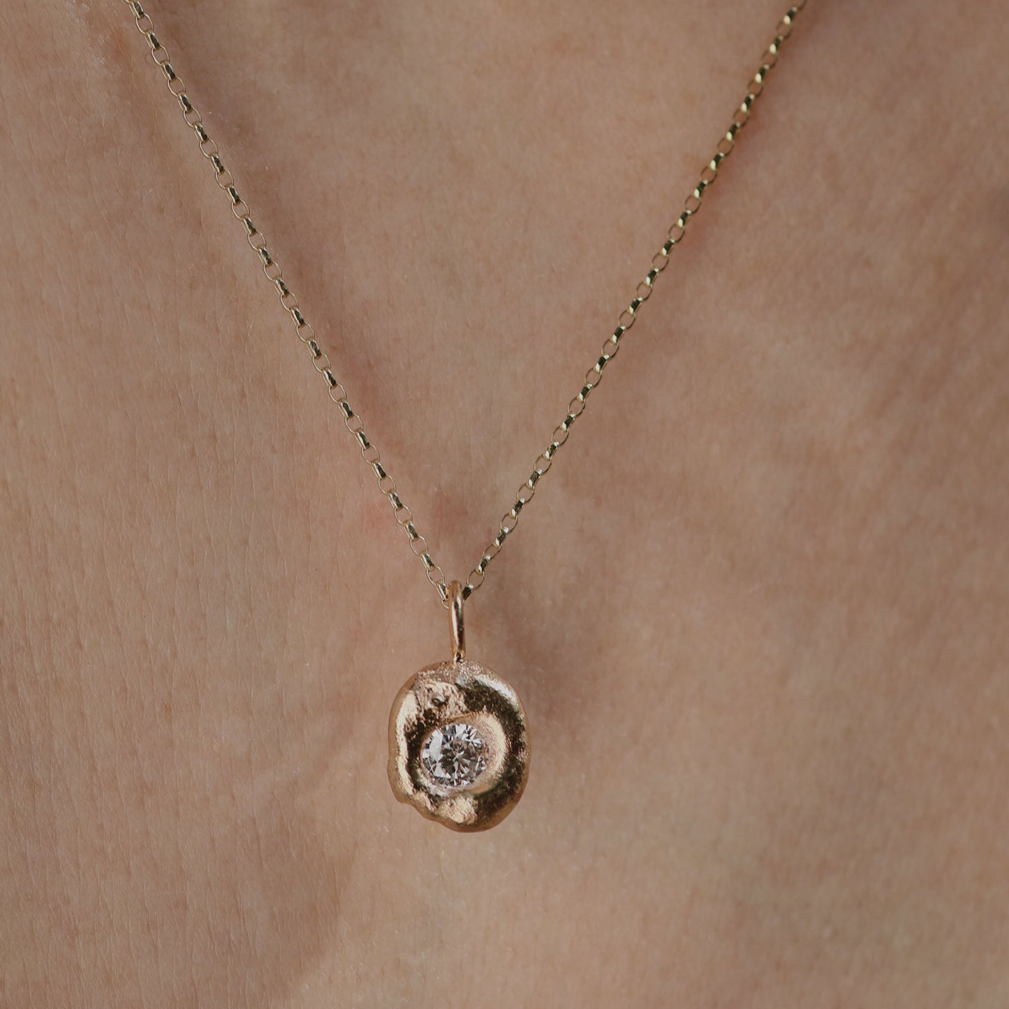 Molten Pendant  - 9ct Gold - 4.2mm Lab Diamond