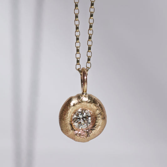 Molten Pendant  - 9ct Gold - 4mm Lab Diamond