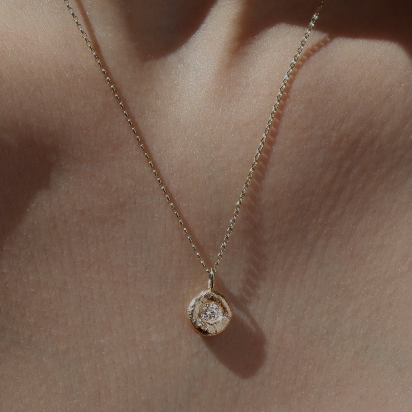 Molten Pendant  - 9ct Gold - Round Lab Grown Diamond