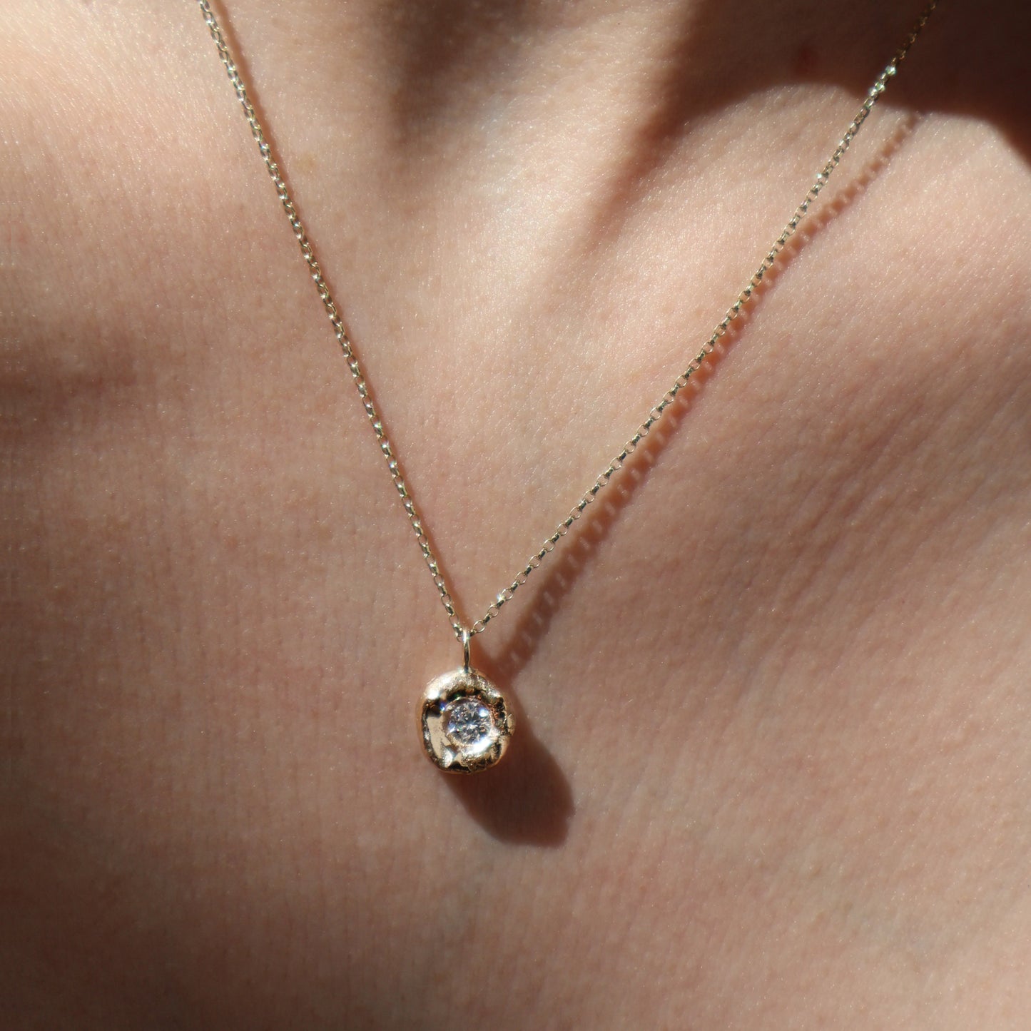 Molten Pendant  - 9ct Gold - Round Lab Grown Diamond