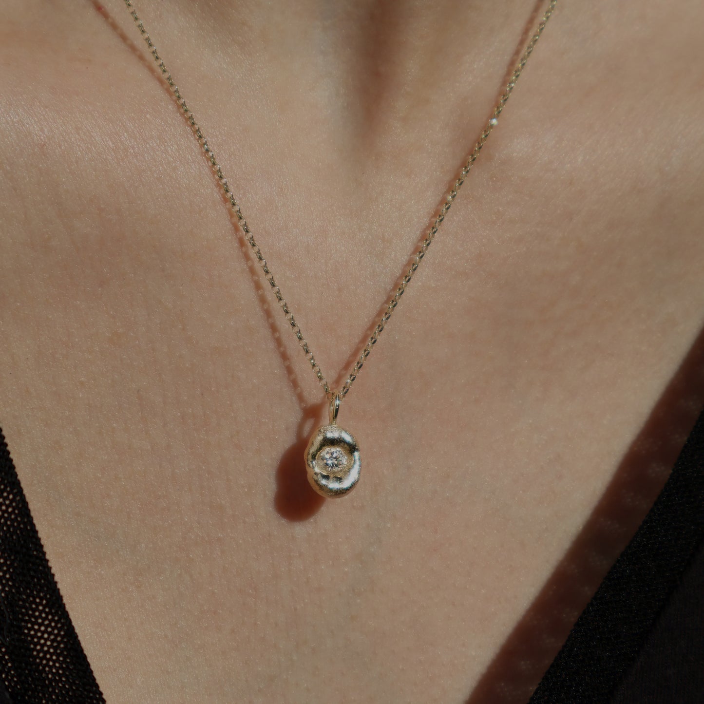 Molten Pendant  - 9ct Gold - Round Lab Grown Diamond