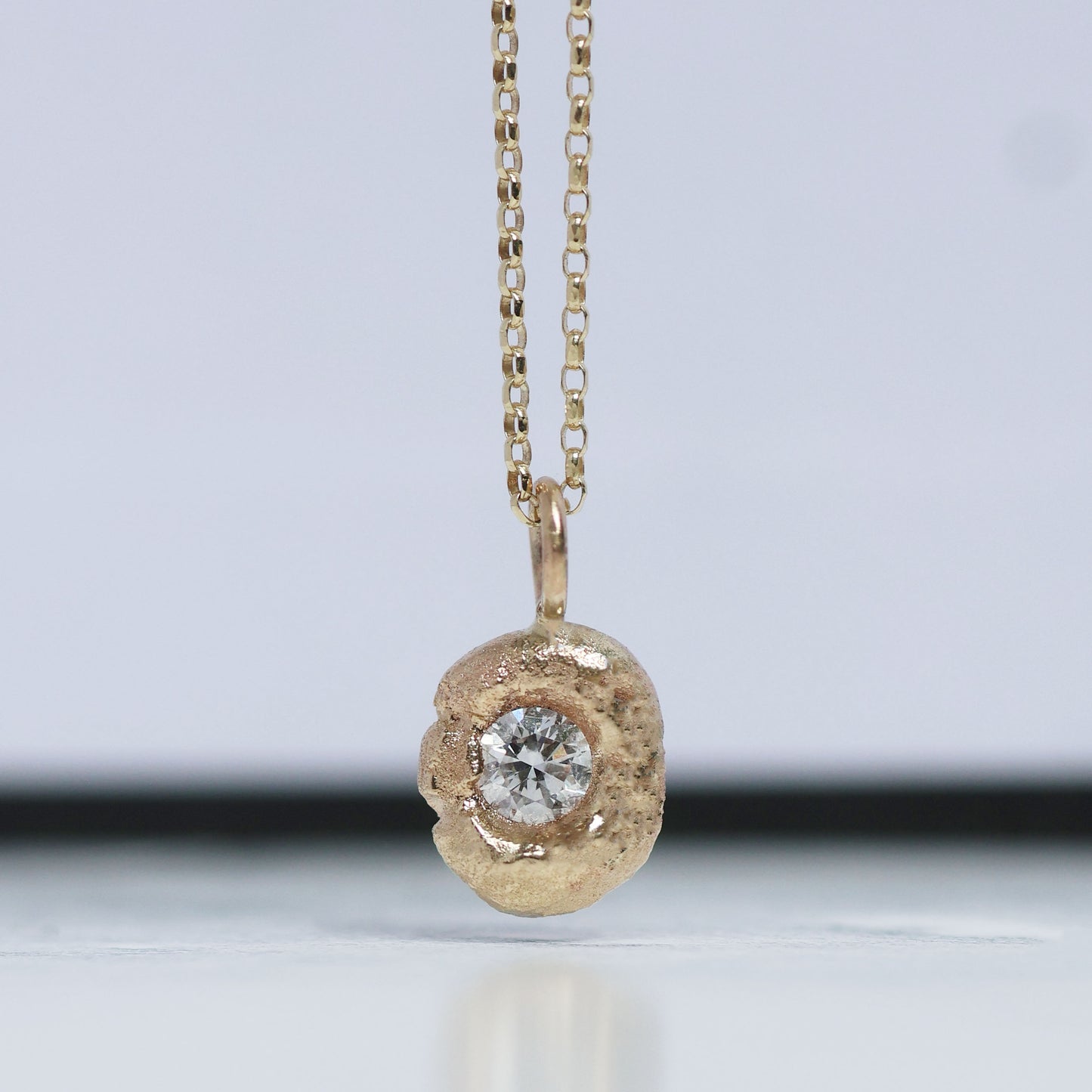 Molten Pendant  - 9ct Gold - 4mm Lab Diamond